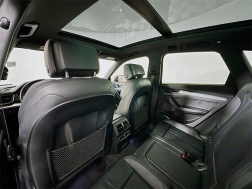 2020 Audi Q5 45 Titanium Premium
