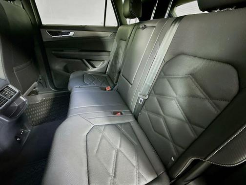 Pure Gray 2026 Volkswagen Atlas Cross Sport 2.0T SE W/TECHNOLOGY