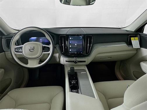 2025 Volvo XC60 B5 Plus