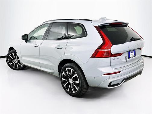 2025 Volvo XC60 B5 Plus