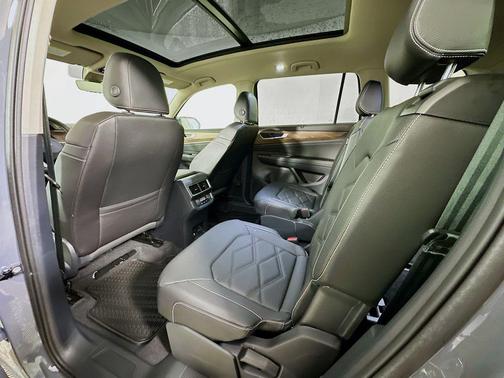 Pure Gray 2026 Volkswagen Atlas 2.0T SE W/TECHNOLOGY