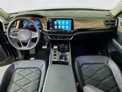 Deep Black Pearl Effect 2026 Volkswagen Atlas 2.0T SE W/TECHNOLOGY