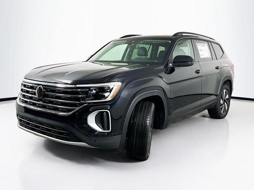 Deep Black Pearl Effect 2026 Volkswagen Atlas 2.0T SE W/TECHNOLOGY