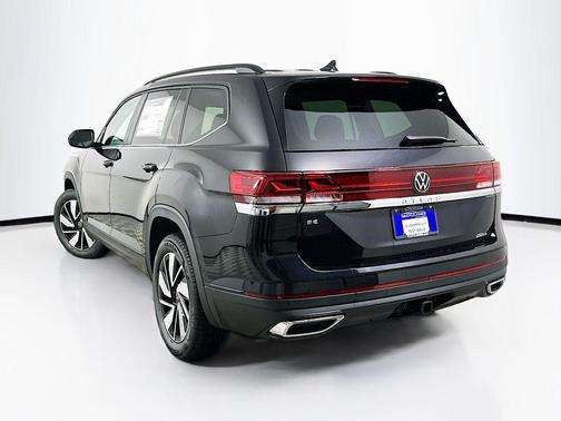 Deep Black Pearl Effect 2026 Volkswagen Atlas 2.0T SE W/TECHNOLOGY