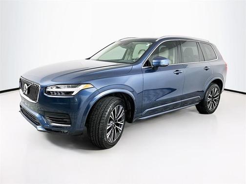 2022 Volvo XC90 T5 Momentum 7 Passenger