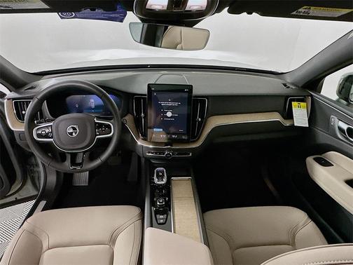 2026 Volvo XC60 B5 Plus