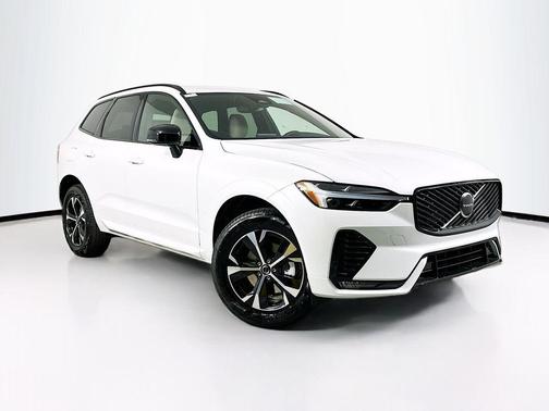 Crystal White Metallic 2026 Volvo XC60 B5 Core