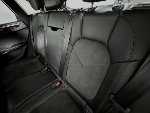 2018 Porsche Macan Sport Edition