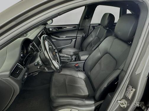 2018 Porsche Macan Sport Edition