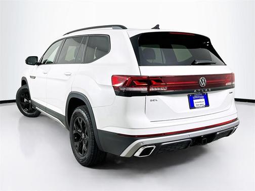 2024 Volkswagen Atlas 2.0T Peak Edition SEL