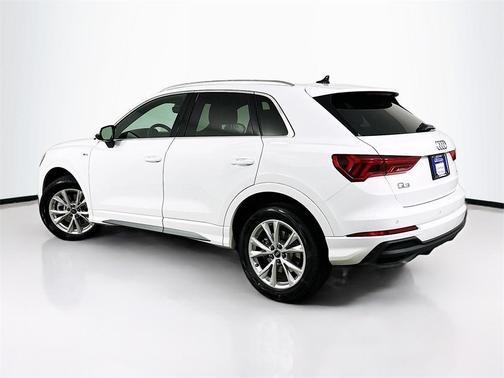 2024 Audi Q3 45 S line Premium