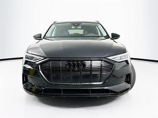 2023 Audi e-tron Premium