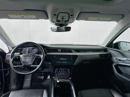 2023 Audi e-tron Premium