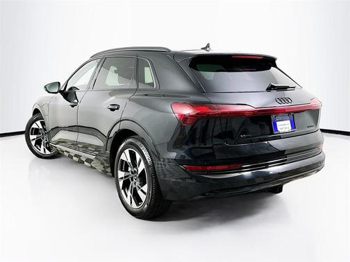 2023 Audi e-tron Premium