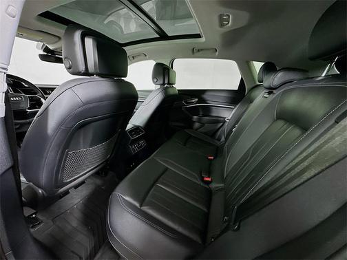 2023 Audi e-tron Premium