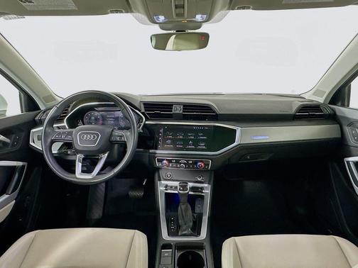 Glacier White Metallic 2023 Audi Q3 45 S line Premium