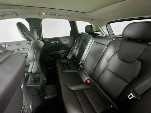 2025 Volvo XC60 Plug-In Hybrid T8 Core