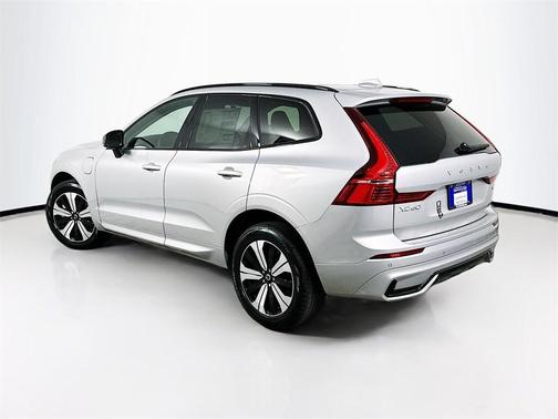 2025 Volvo XC60 Plug-In Hybrid T8 Core