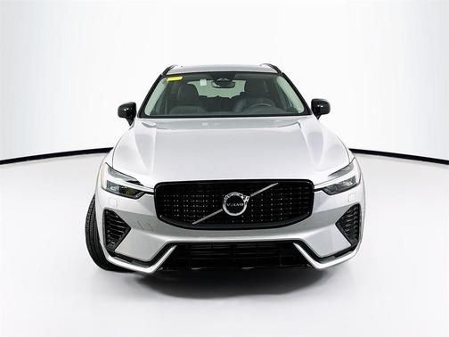 2025 Volvo XC60 Plug-In Hybrid T8 Core