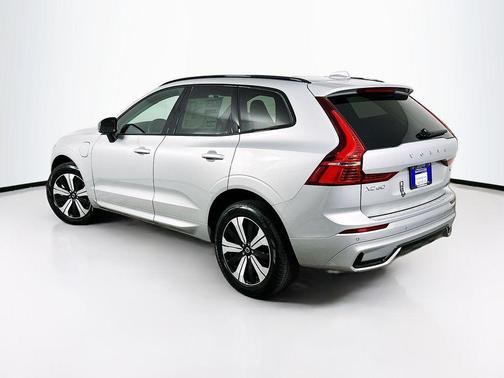 2025 Volvo XC60 Plug-In Hybrid T8 Core