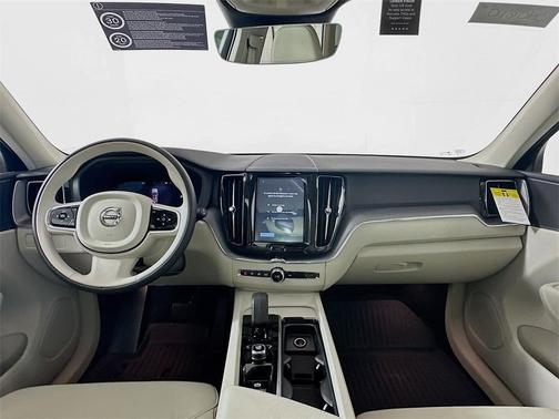 2025 Volvo XC60 B5 Core