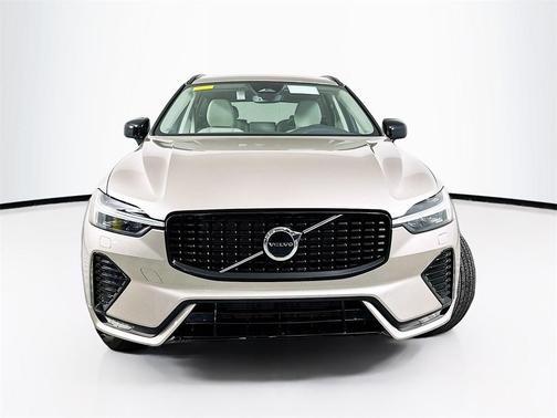 2025 Volvo XC60 B5 Core