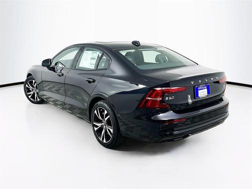 2024 Volvo S60 B5 Core Dark Theme