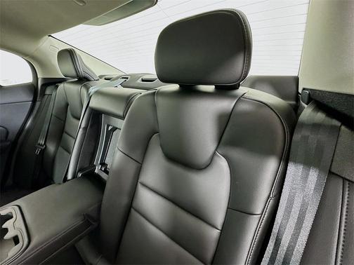 2024 Volvo S60 B5 Core Dark Theme