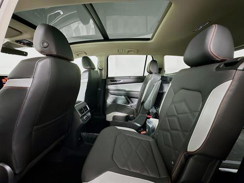Deep Black Pearl Effect 2026 Volkswagen Atlas 2.0T Peak Edition