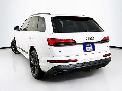 2025 Audi Q7 55 Premium Plus