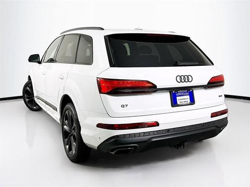 2025 Audi Q7 55 Premium Plus