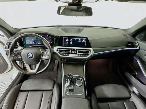 2021 BMW 330 i