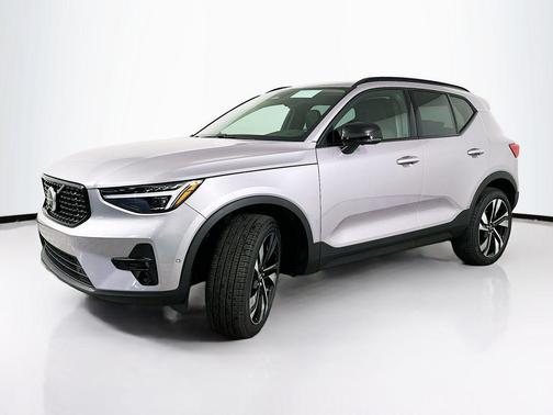 2026 Volvo XC40 B5 Ultra