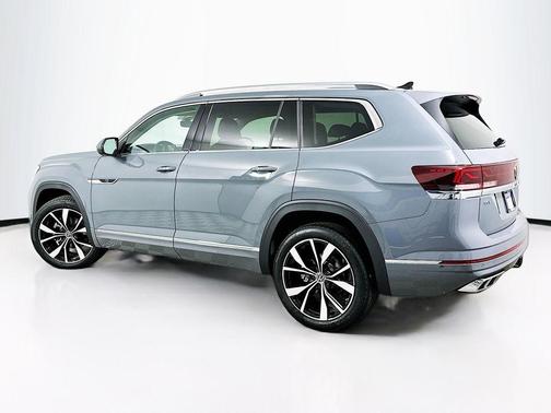 Pure Gray 2026 Volkswagen Atlas 2.0T SEL Premium R-Line