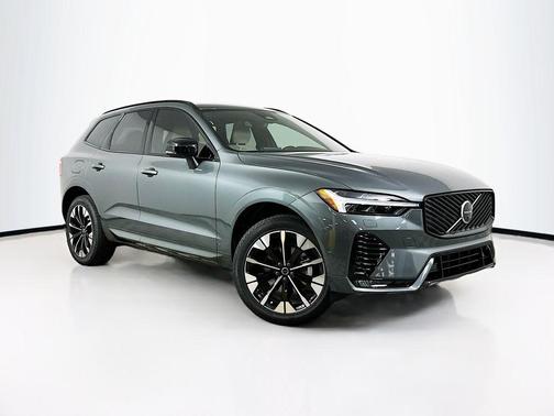 Forest Green 2026 Volvo XC60 B5 Plus