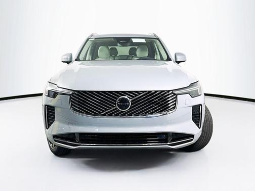 Metallic 2026 Volvo XC90 B6 Ultra 7-Seater