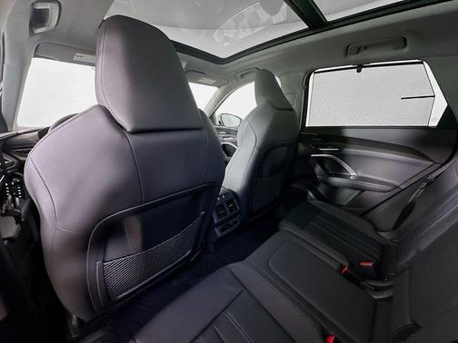 Glacier White Metallic 2025 Audi Q5 2.0T quattro Premium