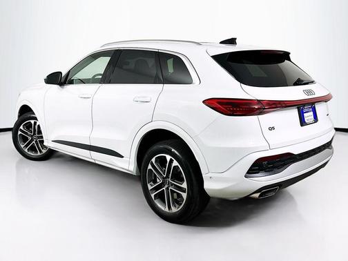 Glacier White Metallic 2025 Audi Q5 2.0T quattro Premium