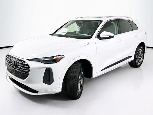Glacier White Metallic 2025 Audi Q5 2.0T quattro Premium
