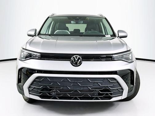 Pyrite Silver Metallic 2026 Volkswagen Taos 1.5T SE