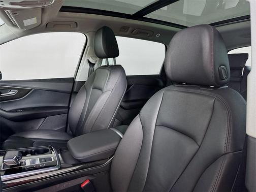 2023 Audi Q7 45 Premium