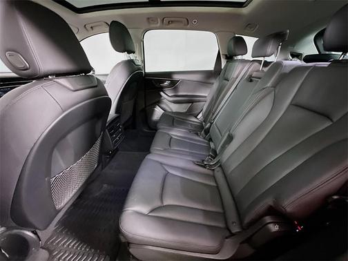2023 Audi Q7 45 Premium