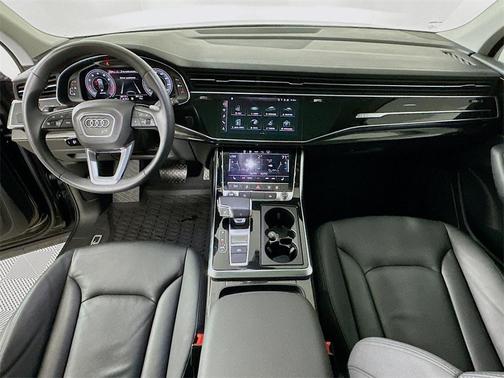 2023 Audi Q7 45 Premium