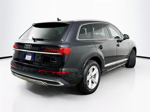 2023 Audi Q7 45 Premium
