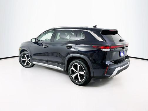 Deep Black Pearl 2026 Volkswagen Tiguan 2.0T SE