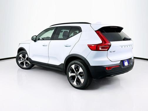 Cloud 9 White 2026 Volvo XC40 B5 Plus