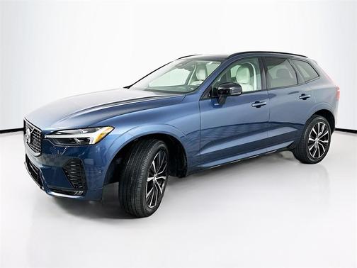 2024 Volvo XC60 B5 Plus Dark Theme