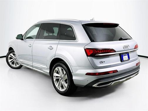 2022 Audi Q7 55 Premium Plus