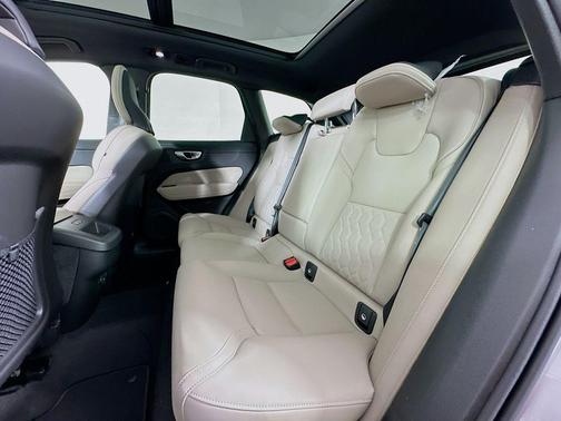 2026 Volvo XC60 B5 Core