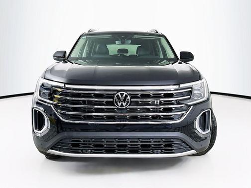 Deep Black Pearl Effect 2025 Volkswagen Atlas 2.0T SE w/Technology